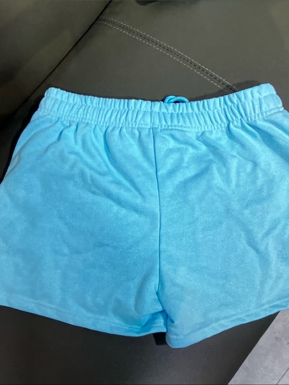 ALO Yoga Light Blue Crewneck Sweatshirt & Drawstring Shorts Set - Picture 3 of 9